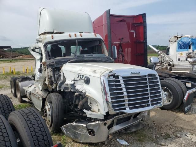 2013 Freightliner Cascadia 125