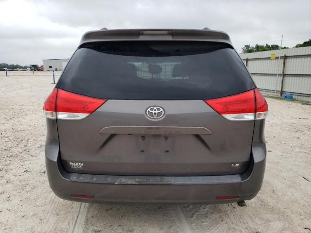 2013 Toyota Sienna LE