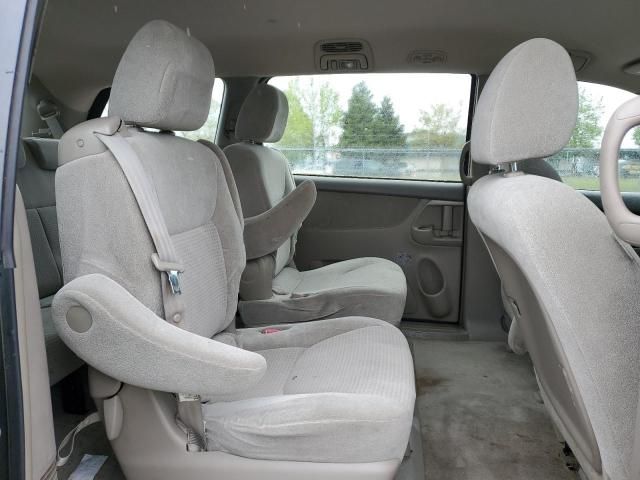 2009 Toyota Sienna CE