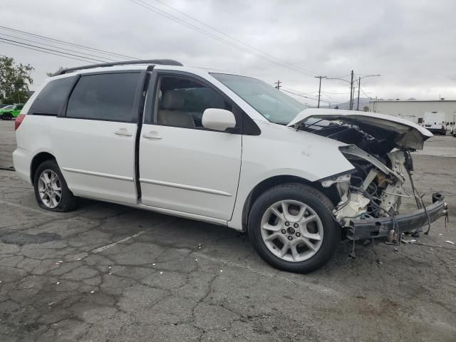 2004 Toyota Sienna XLE