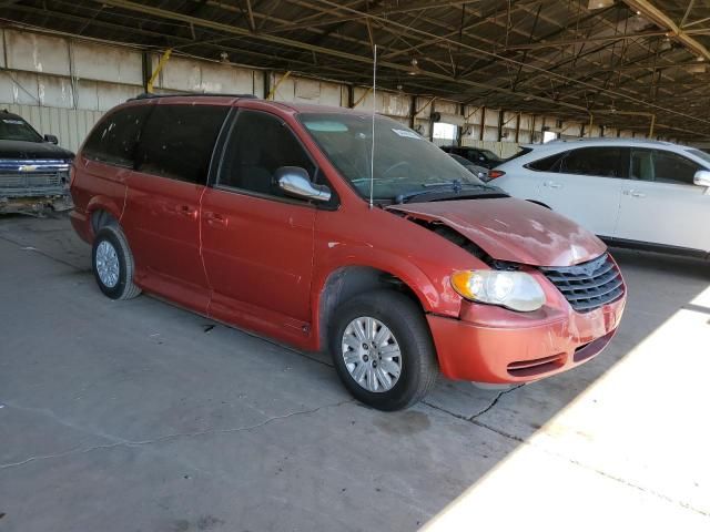 2005 Chrysler Town & Country LX