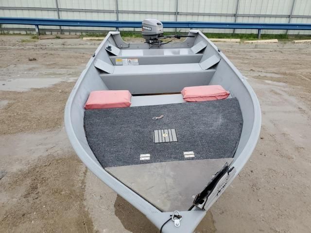 2015 Tracker Boat