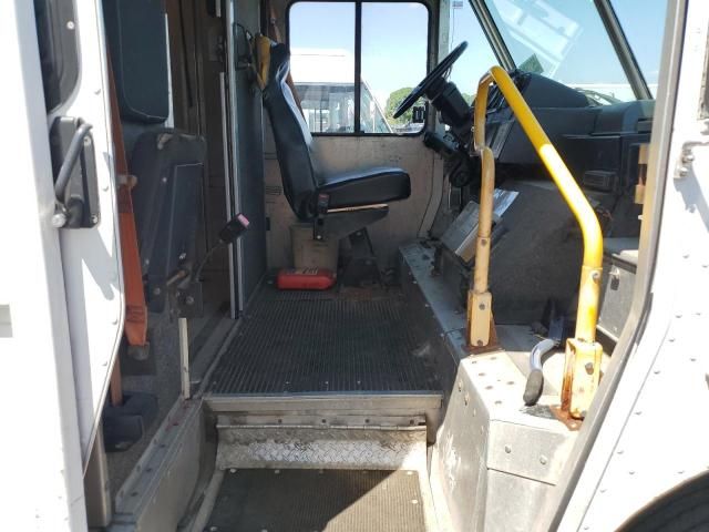 1999 Freightliner Chassis M Line WALK-IN Van