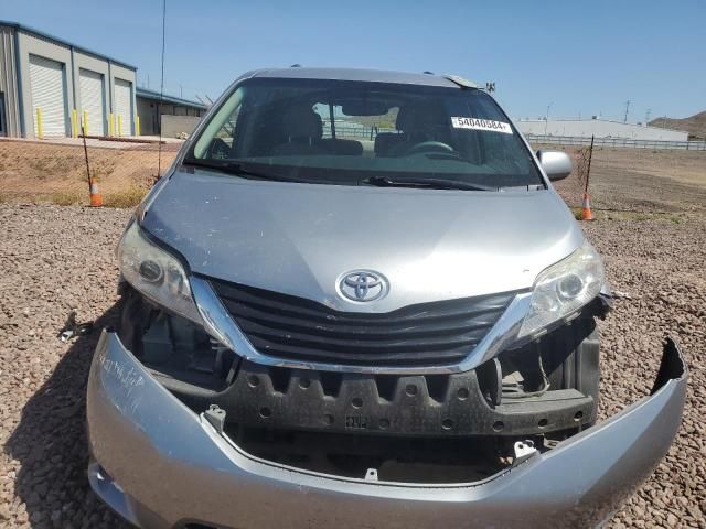 2014 Toyota Sienna LE