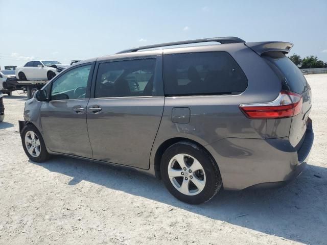 2017 Toyota Sienna LE