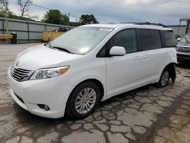 2013 Toyota Sienna XLE