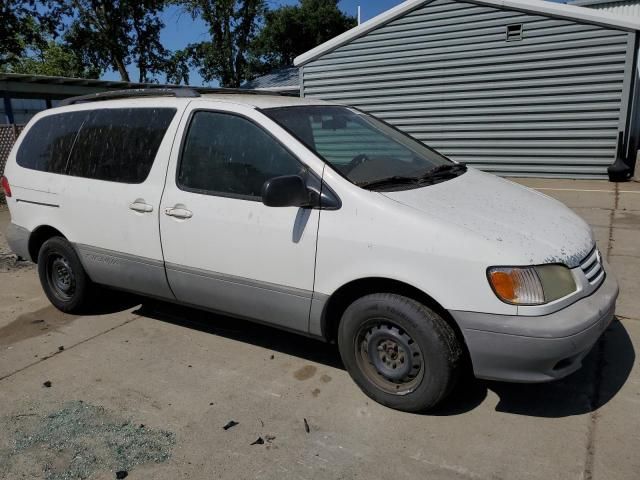 2001 Toyota Sienna LE