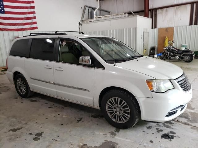 2014 Chrysler Town & Country Touring L