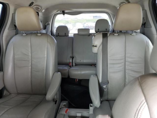 2013 Toyota Sienna LE