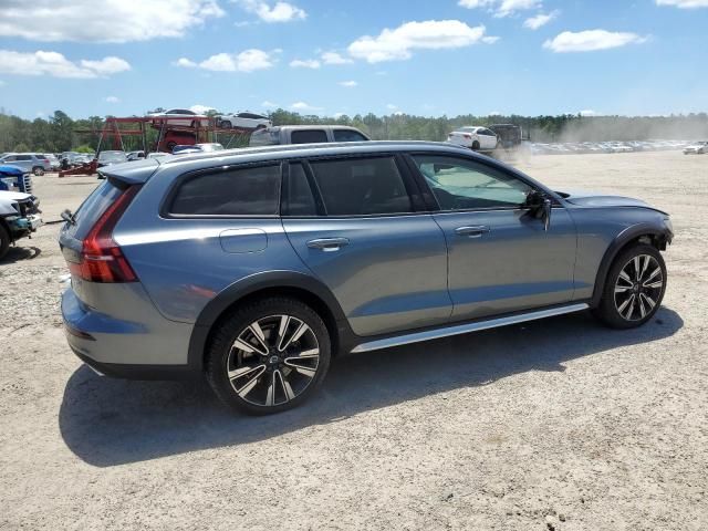 2020 Volvo V60 Cross Country T5 Momentum