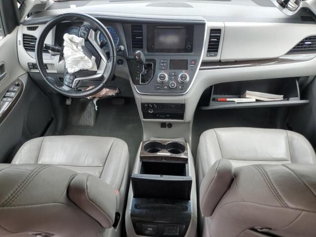 2016 Toyota Sienna XLE