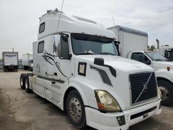 Salvage trucks for sale at Elgin, IL auction: 2007 Volvo VN VNL