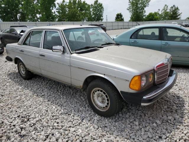 1984 Mercedes-Benz 300 DT