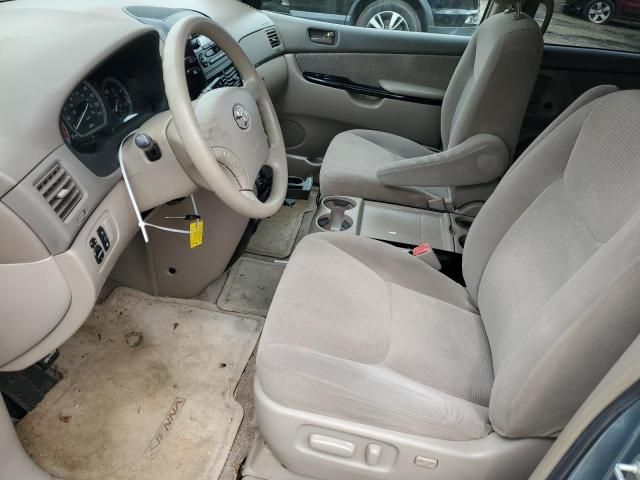 2005 Toyota Sienna CE