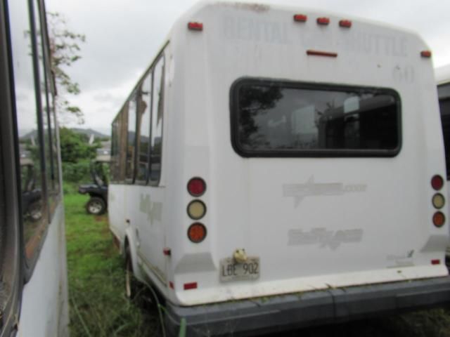 2010 Ford Econoline E450 Super Duty Cutaway Van