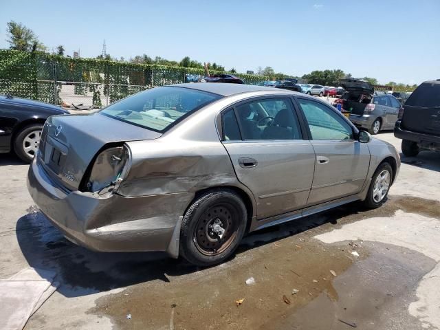 2004 Nissan Altima Base