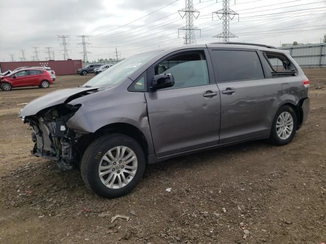 2013 Toyota Sienna XLE