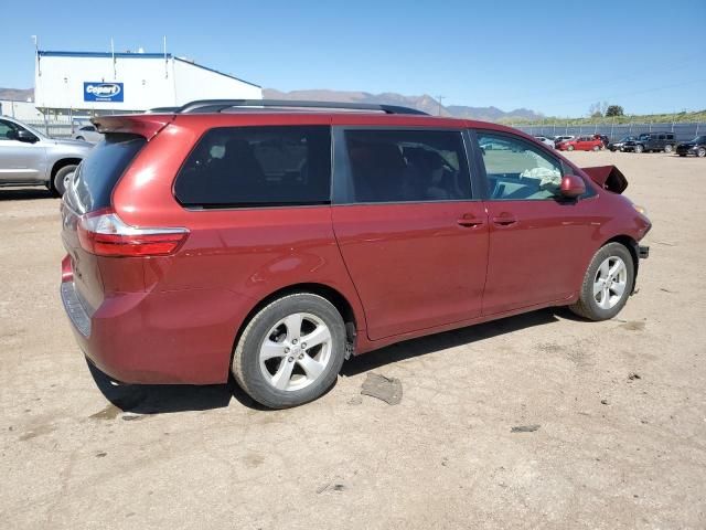 2015 Toyota Sienna LE