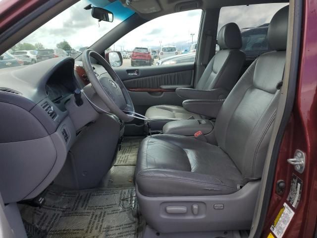 2005 Toyota Sienna XLE