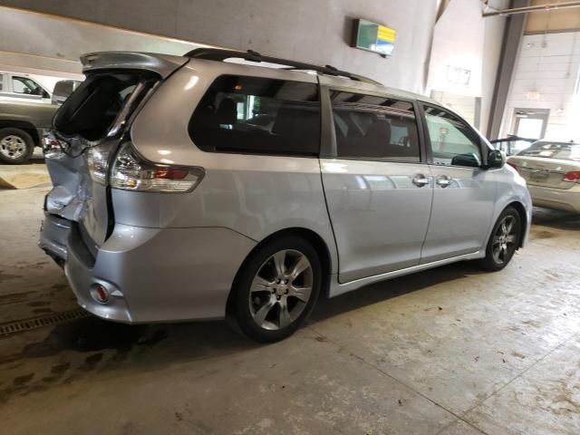 2015 Toyota Sienna Sport