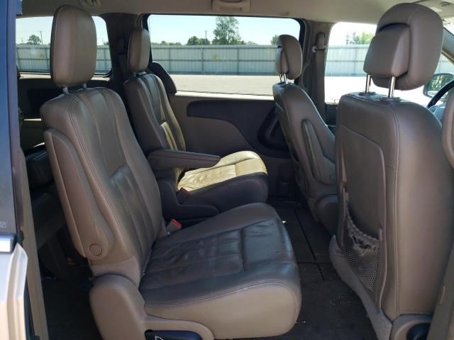 2012 Chrysler Town & Country Touring