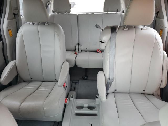 2014 Toyota Sienna XLE