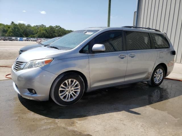 2013 Toyota Sienna XLE