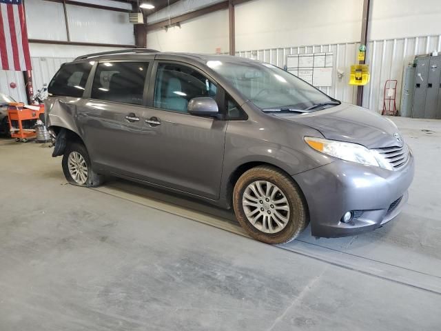 2017 Toyota Sienna XLE