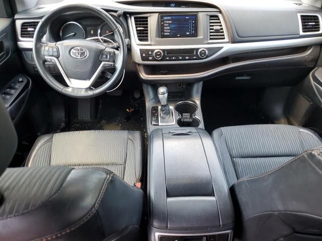 2015 Toyota Highlander LE