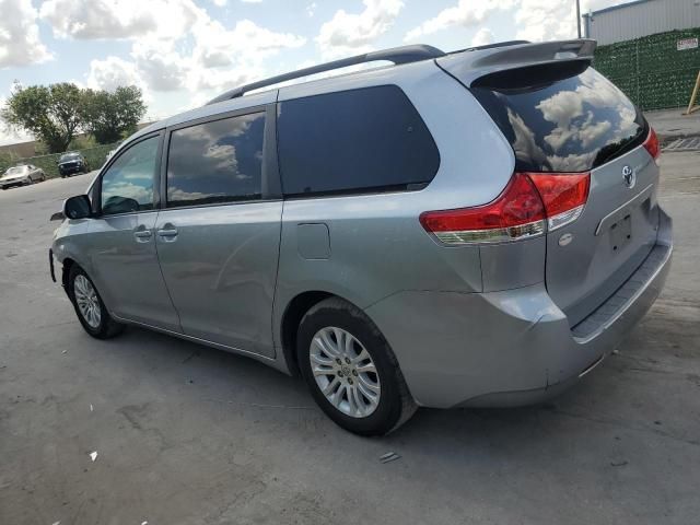 2013 Toyota Sienna XLE