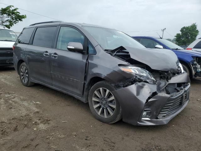 2020 Toyota Sienna XLE