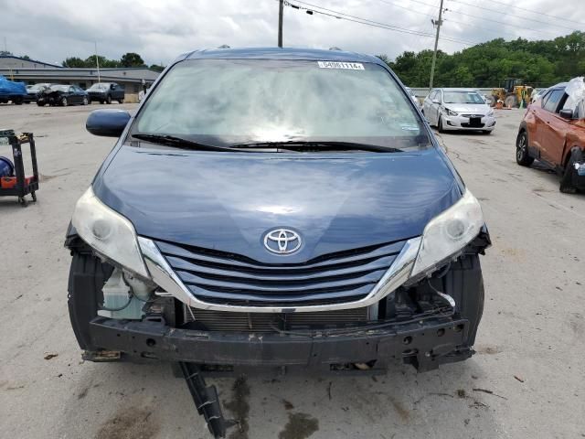 2016 Toyota Sienna LE