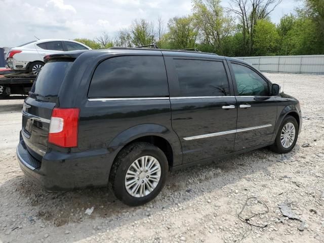 2015 Chrysler Town & Country Touring L