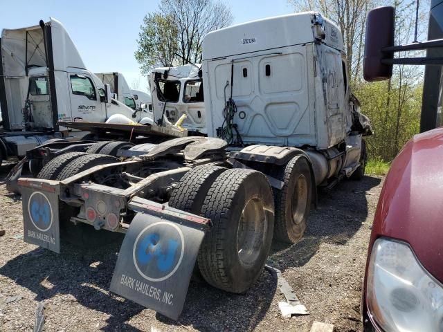 2019 Freightliner Cascadia 126