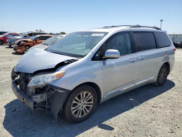 2012 Toyota Sienna XLE