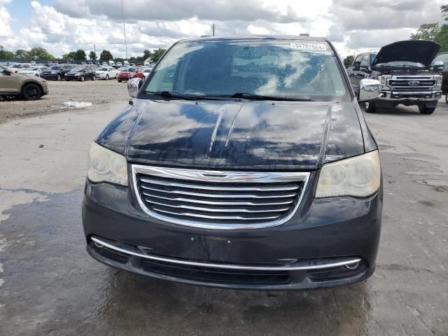 2013 Chrysler Town & Country Touring L