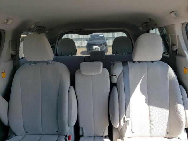 2013 Toyota Sienna LE