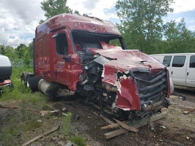 2020 Freightliner Cascadia 126