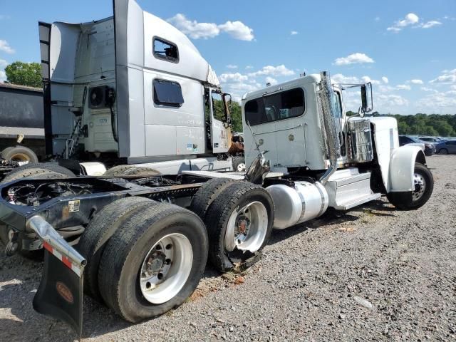 2021 Peterbilt 389