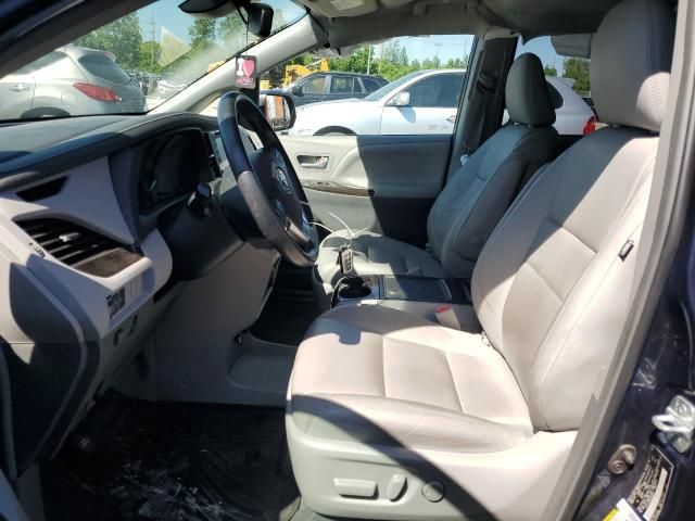 2019 Toyota Sienna XLE