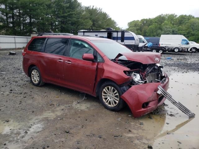 2017 Toyota Sienna XLE