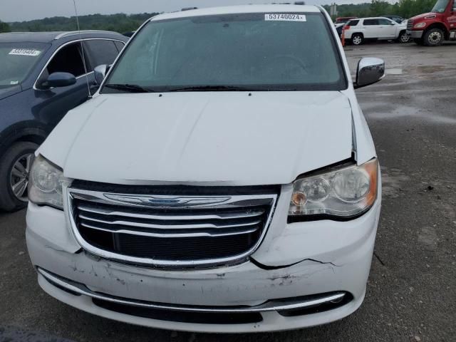 2014 Chrysler Town & Country Touring L