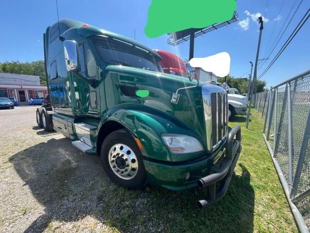 2014 Peterbilt 587