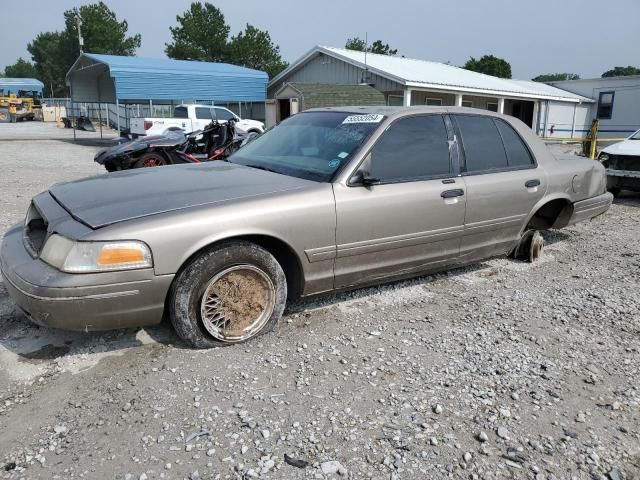 2001 Ford Crown Victoria LX