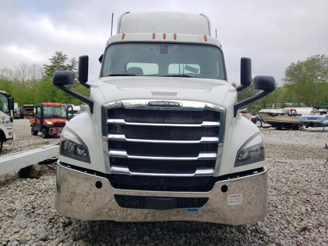 2020 Freightliner Cascadia 126