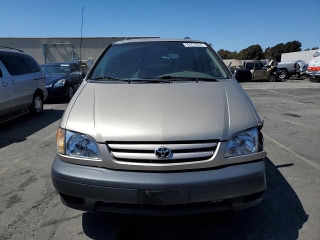 2001 Toyota Sienna LE