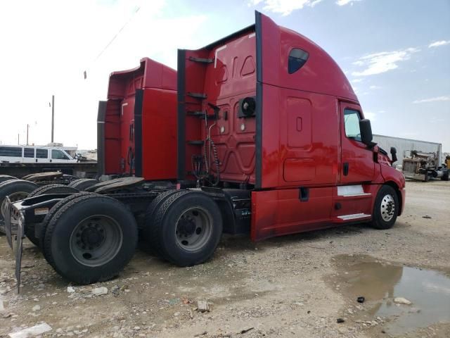 2019 Freightliner Cascadia 126