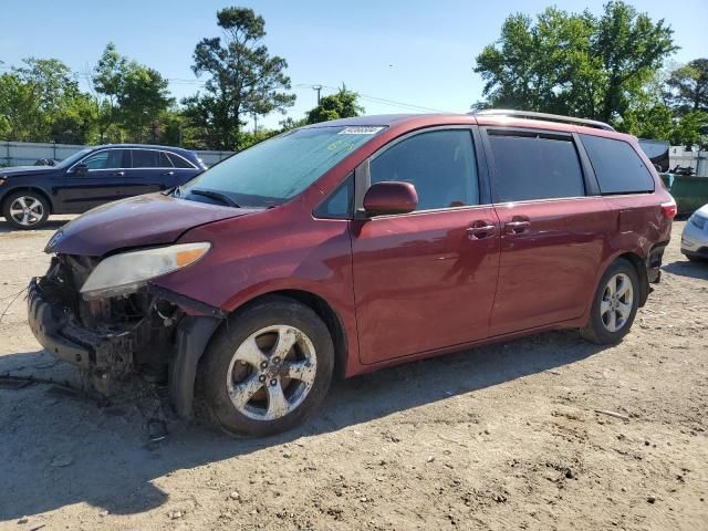 2015 Toyota Sienna LE