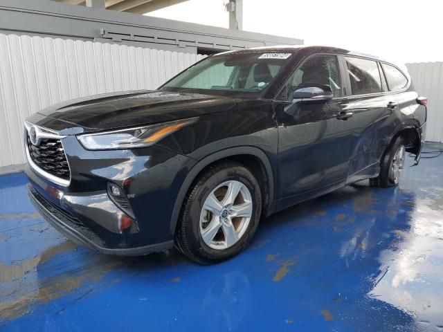 2024 Toyota Highlander LE