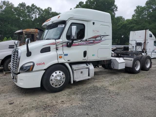 2012 Freightliner Cascadia 113